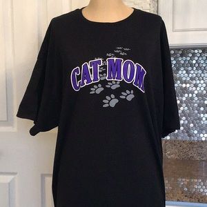 GILDAN BLACK SHORT SLEEVE CAT MOM TEE